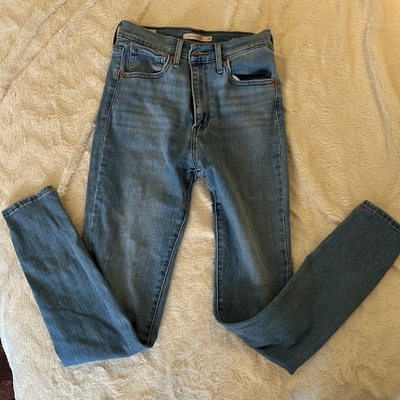 Levi's Skinny Jean - Picture 1 of 4